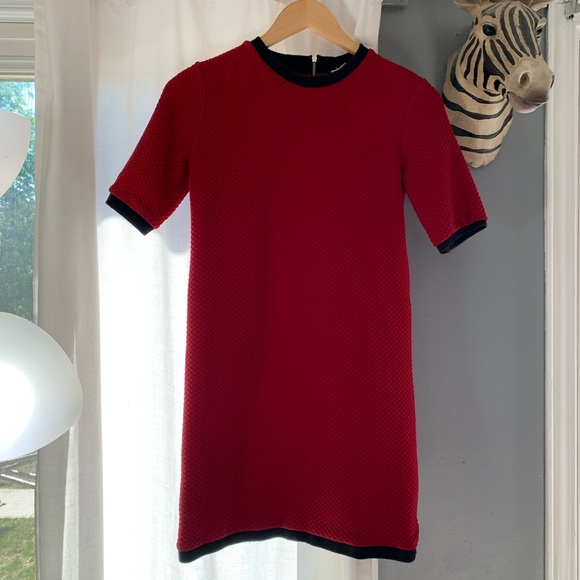 💋 Red & Black Waffle Shift Dress - Picture 2 of 8